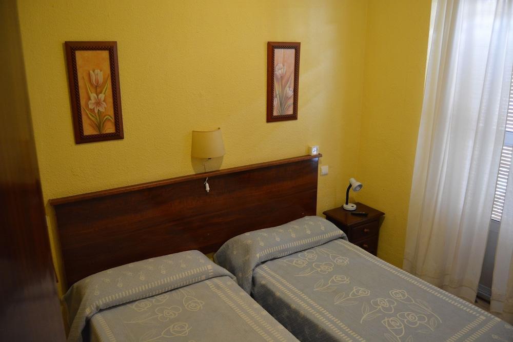 Pension Giraldilla Sevilla Exteriör bild