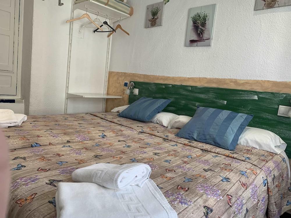 Pension Giraldilla Sevilla Exteriör bild