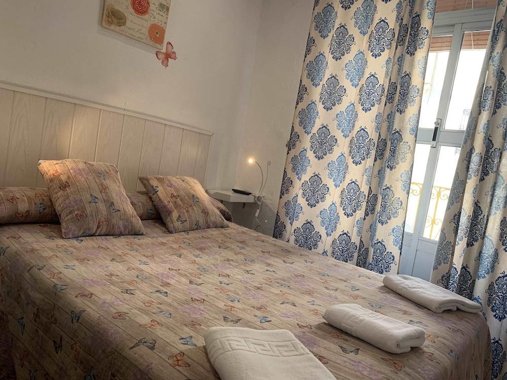 Pension Giraldilla Sevilla Exteriör bild
