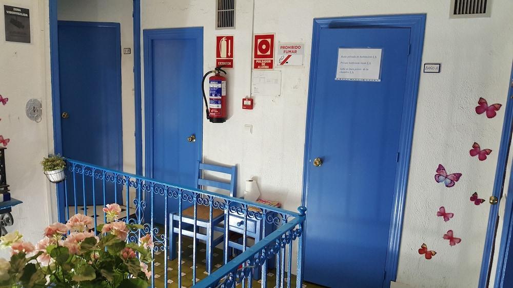 Pension Giraldilla Sevilla Exteriör bild
