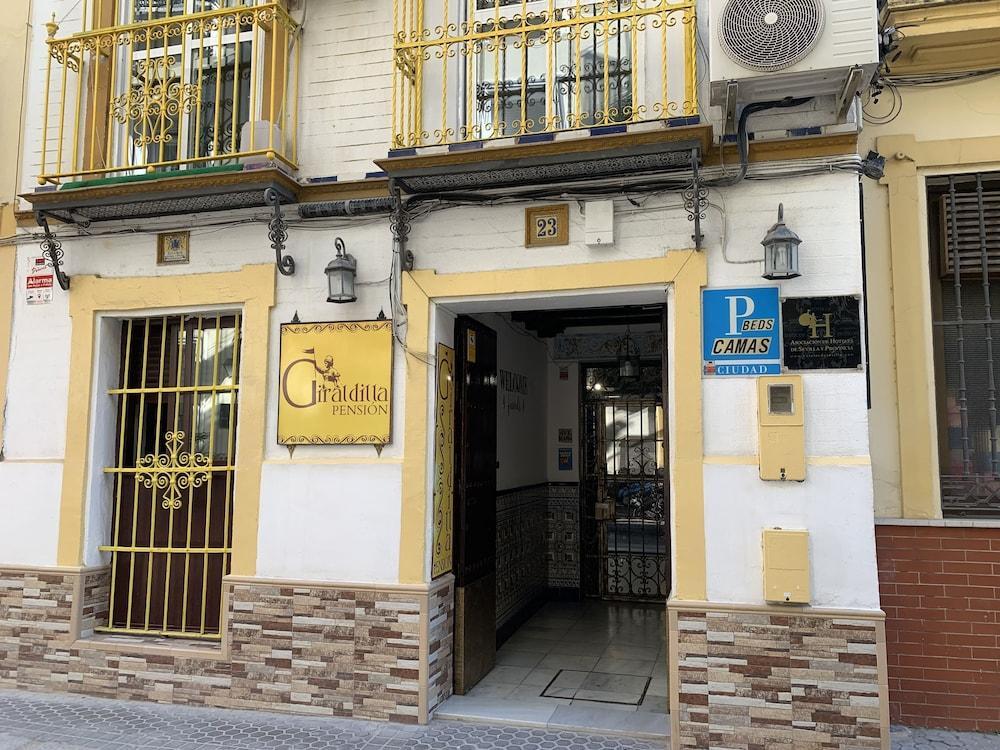 Pension Giraldilla Sevilla Exteriör bild